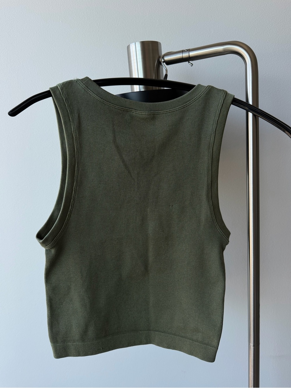 Express Olive Green Ribbed Crop Tank - Picture 2 of 3